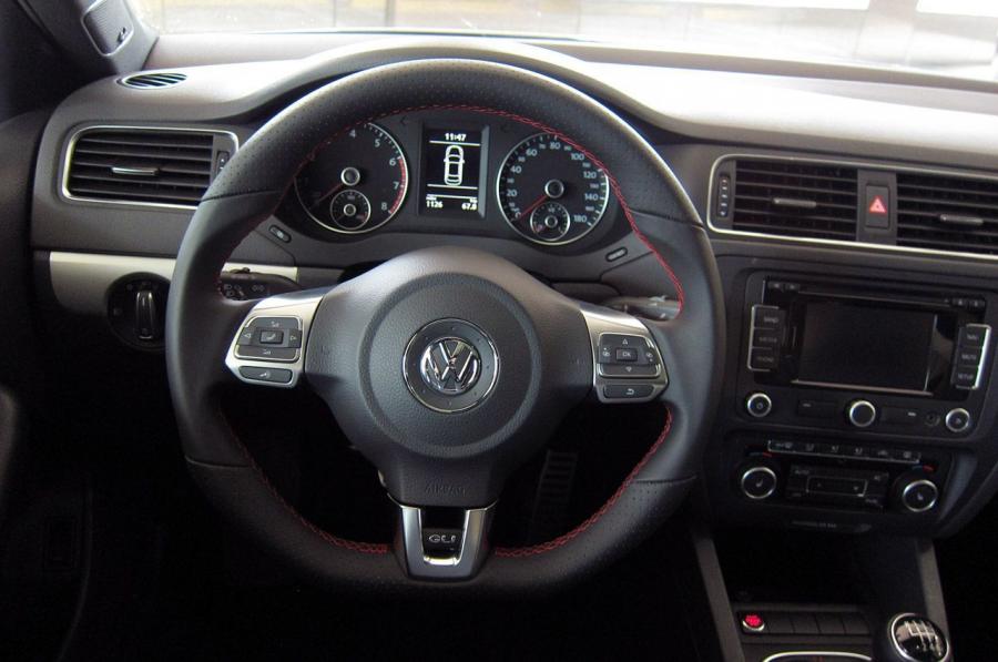  Volkswagen Jetta GLI 2012 года  (фото 23 из 49)